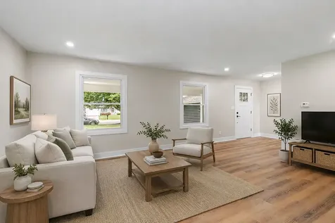 619 Dartmoor Drive Crystal Lake IL 60014