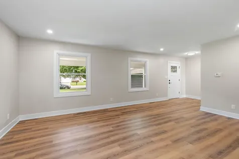619 Dartmoor Drive Crystal Lake IL 60014