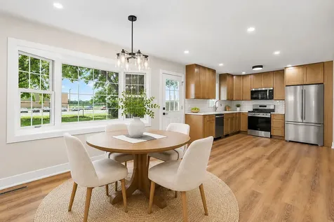 619 Dartmoor Drive Crystal Lake IL 60014