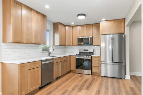 619 Dartmoor Drive Crystal Lake IL 60014