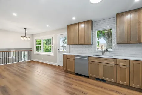 619 Dartmoor Drive Crystal Lake IL 60014
