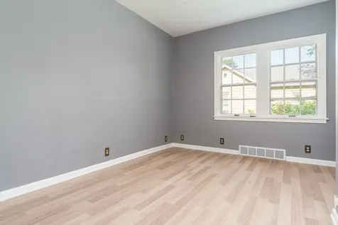 2807 Yonge Street Rockford IL 61101