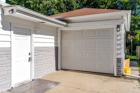 2807 Yonge Street Rockford IL 61101