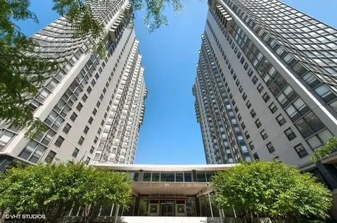 5701 North Sheridan Road Chicago IL 60660