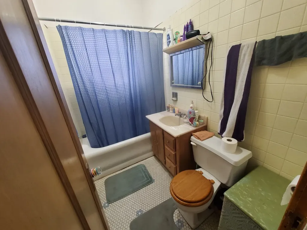 4158 West Wellington Avenue Chicago IL 60641