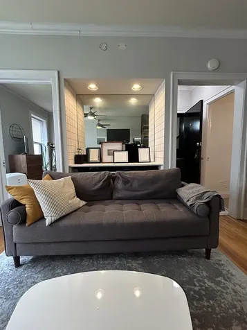 639 West Roscoe Street Chicago IL 60657
