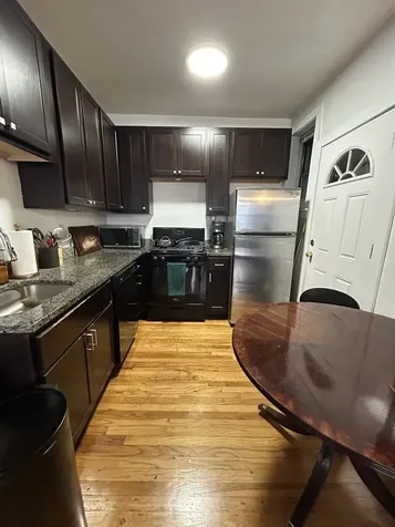 639 West Roscoe Street Chicago IL 60657