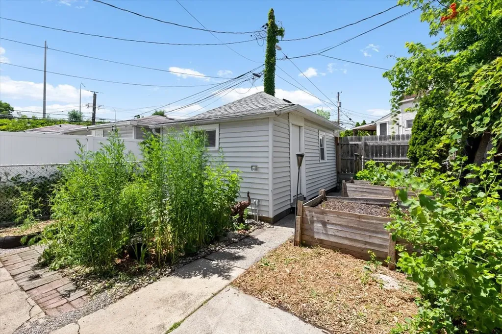 3020 North Francisco Avenue Chicago IL 60618