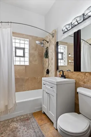3020 North Francisco Avenue Chicago IL 60618