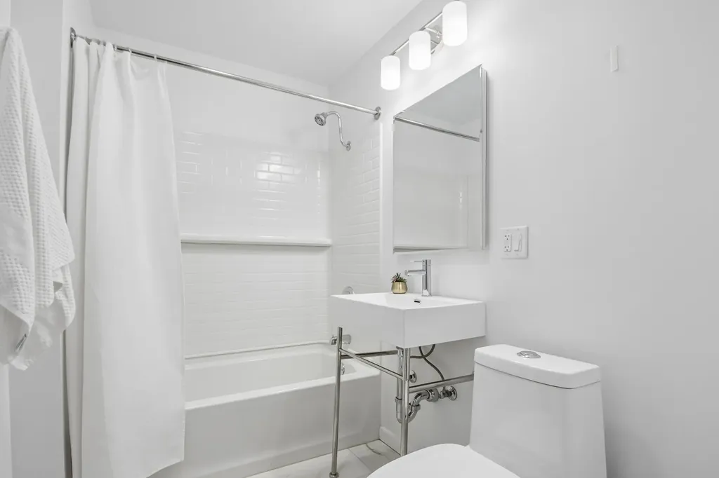 5463 South Ellis Avenue Chicago IL 60615