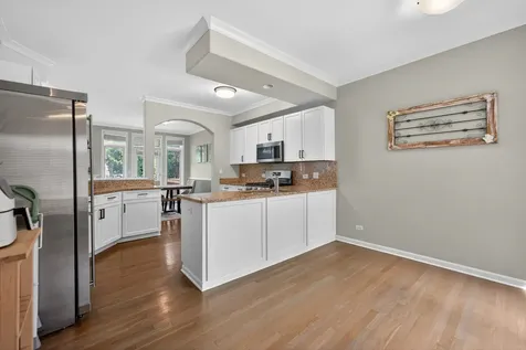 1051 West Sutton Court Palatine IL 60067