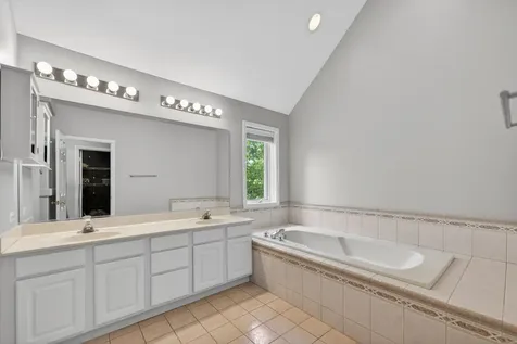 1051 West Sutton Court Palatine IL 60067