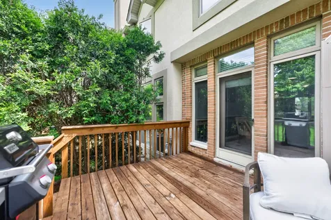 1051 West Sutton Court Palatine IL 60067