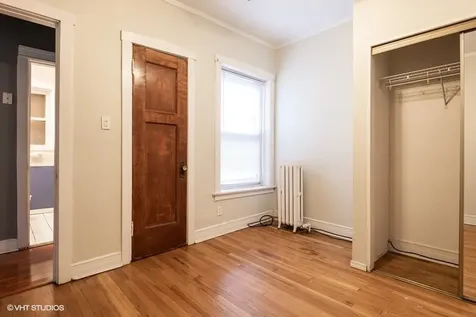 1253 West Byron Street Chicago IL 60613