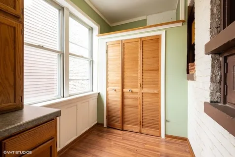 1253 West Byron Street Chicago IL 60613
