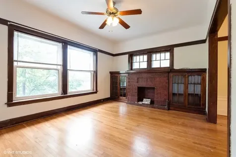 1253 West Byron Street Chicago IL 60613