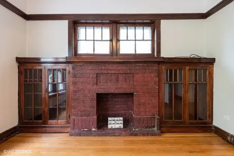 1253 West Byron Street Chicago IL 60613