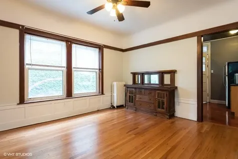 1253 West Byron Street Chicago IL 60613