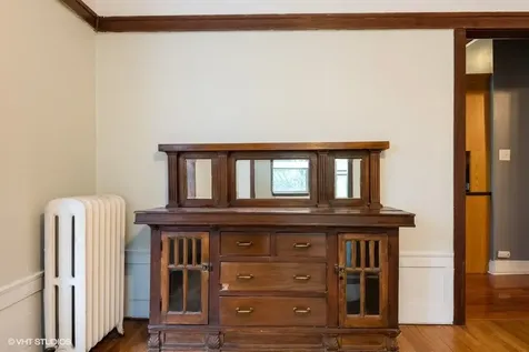 1253 West Byron Street Chicago IL 60613