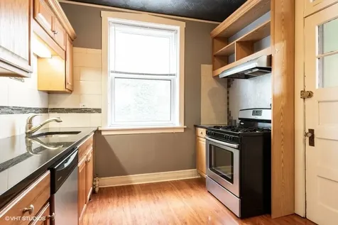 1253 West Byron Street Chicago IL 60613