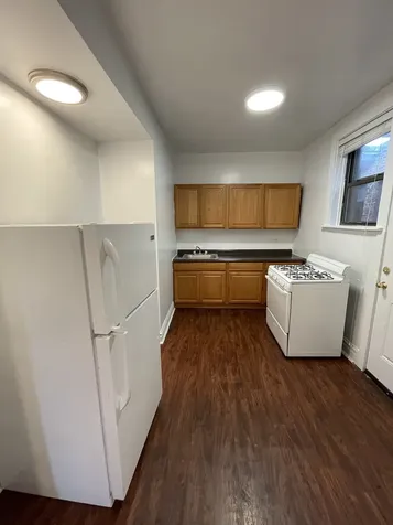 635 West Roscoe Street Chicago IL 60657