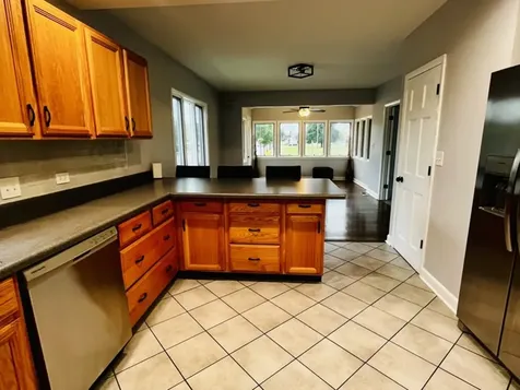 246 East 161st Place South Holland IL 60473