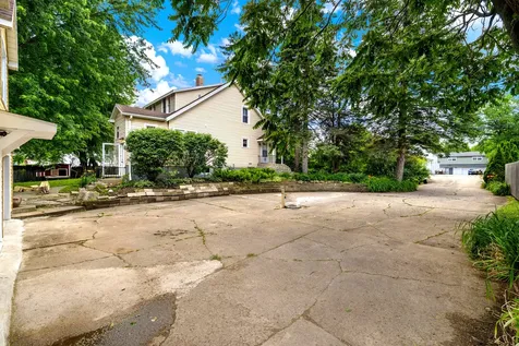 34069 North Hainesville Road Round Lake IL 60073