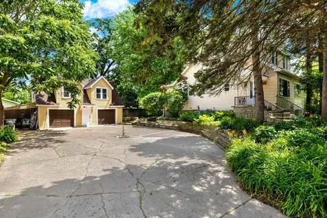 34069 North Hainesville Road Round Lake IL 60073