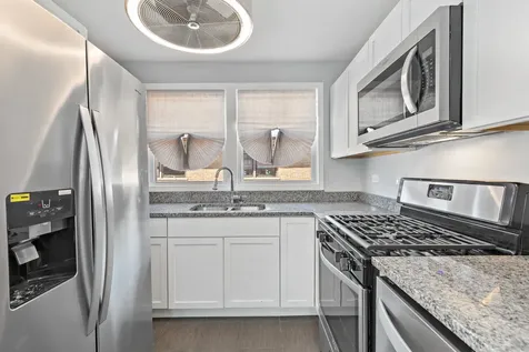9211 South Cottage Grove Avenue Chicago IL 60619