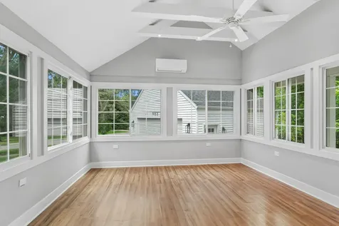 983 Harvard Court Highland Park IL 60035