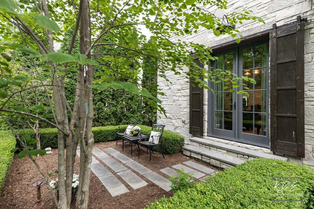 465 White Oak Drive Naperville IL 60540