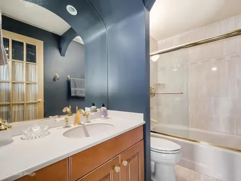 195 North Harbor Drive Chicago IL 60601