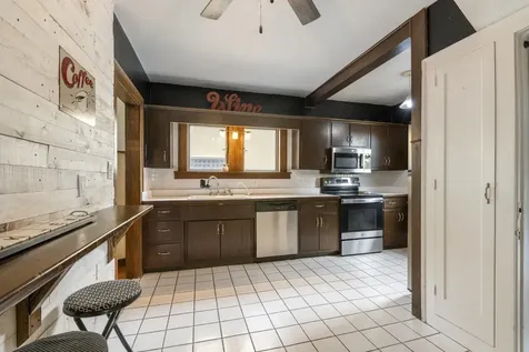 816 Paris Avenue Rockford IL 61107