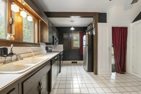 816 Paris Avenue Rockford IL 61107