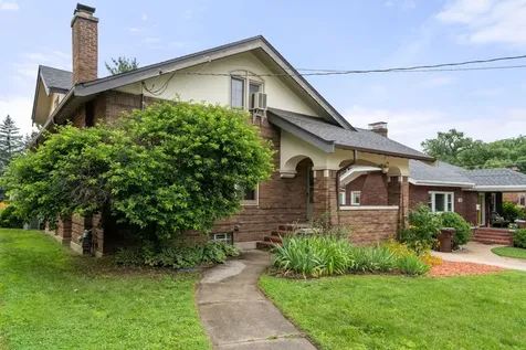 816 Paris Avenue Rockford IL 61107