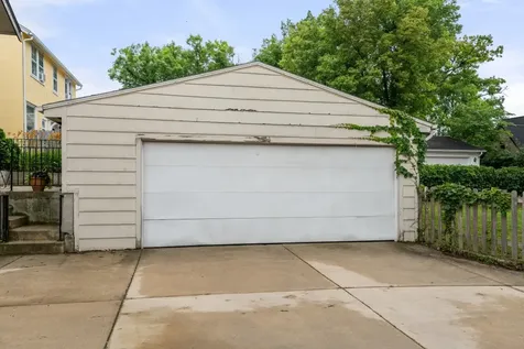 816 Paris Avenue Rockford IL 61107