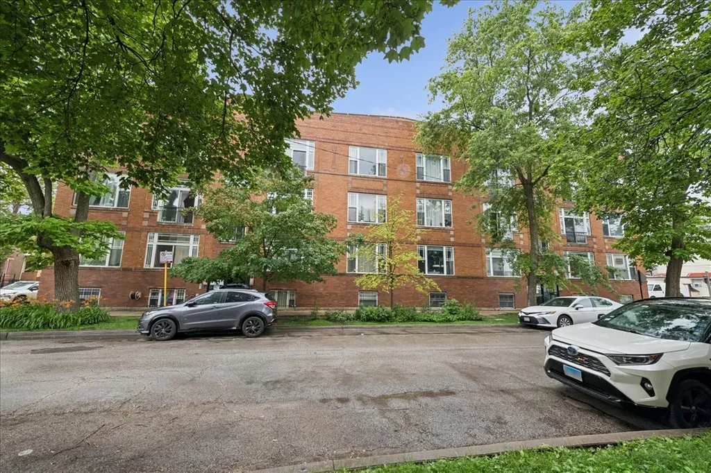 3845 West Altgeld Street Chicago IL 60647