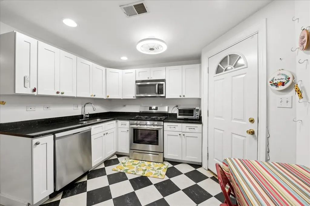 3845 West Altgeld Street Chicago IL 60647
