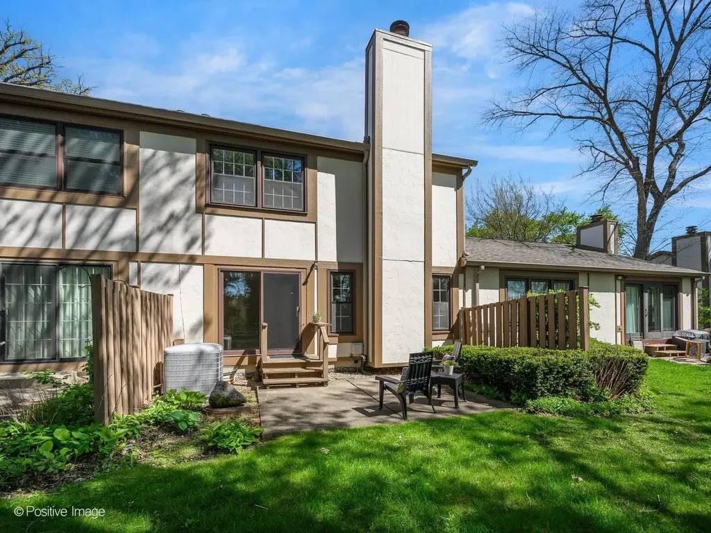1150 Oakview Drive Wheaton IL 60187
