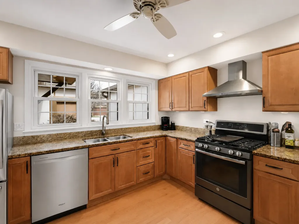 1150 Oakview Drive Wheaton IL 60187
