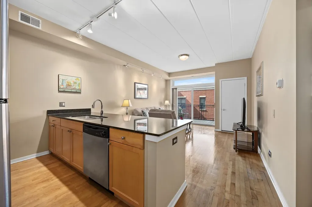 974 West 35th Place Chicago IL 60609