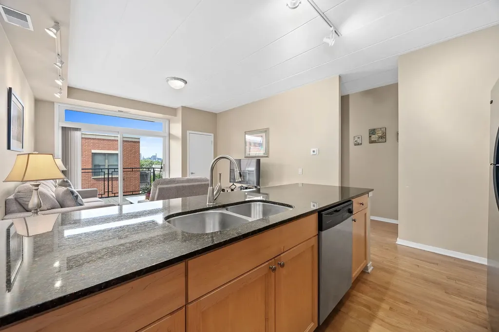 974 West 35th Place Chicago IL 60609
