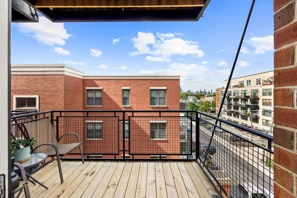 974 West 35th Place Chicago IL 60609