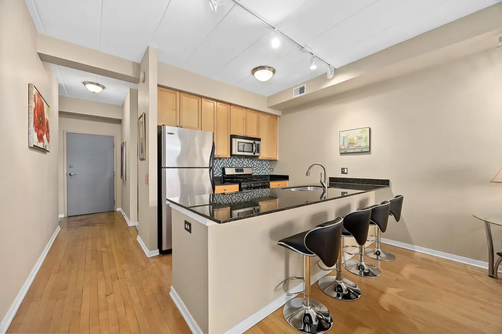 974 West 35th Place Chicago IL 60609