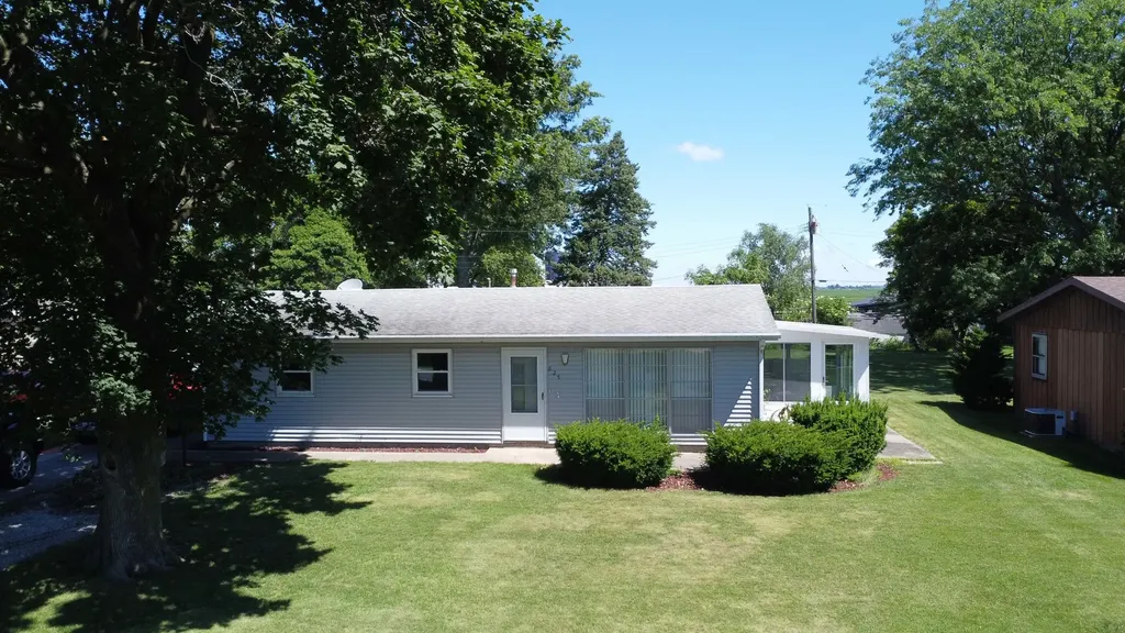 625 West Blue Street Sheldon IL 60966