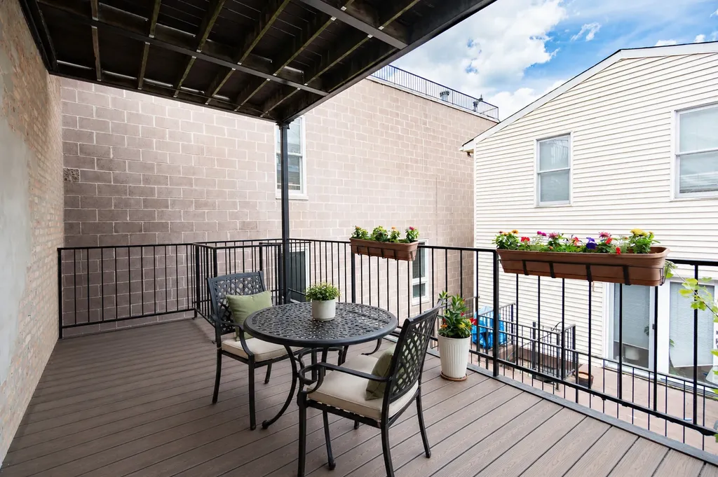 1445 North Mohawk Street Chicago IL 60610