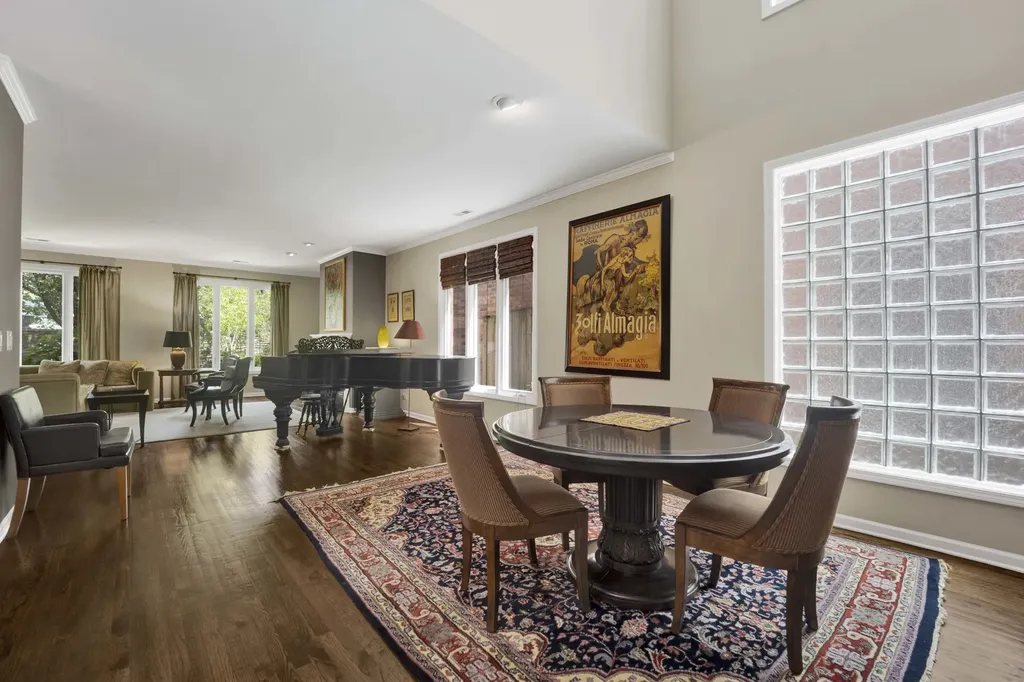 1727 West Peterson Avenue Chicago IL 60660
