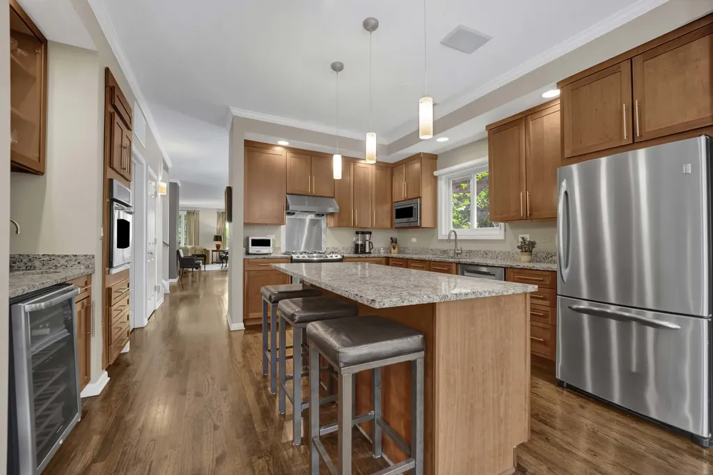 1727 West Peterson Avenue Chicago IL 60660