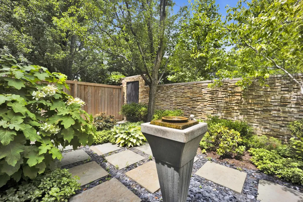1727 West Peterson Avenue Chicago IL 60660