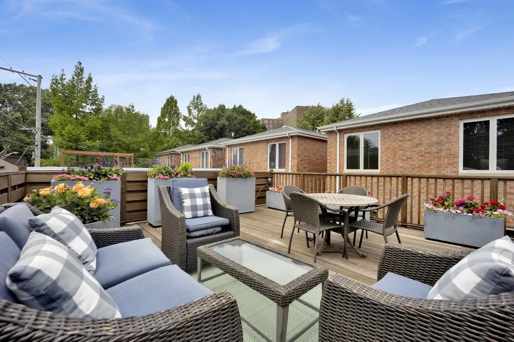 1727 West Peterson Avenue Chicago IL 60660